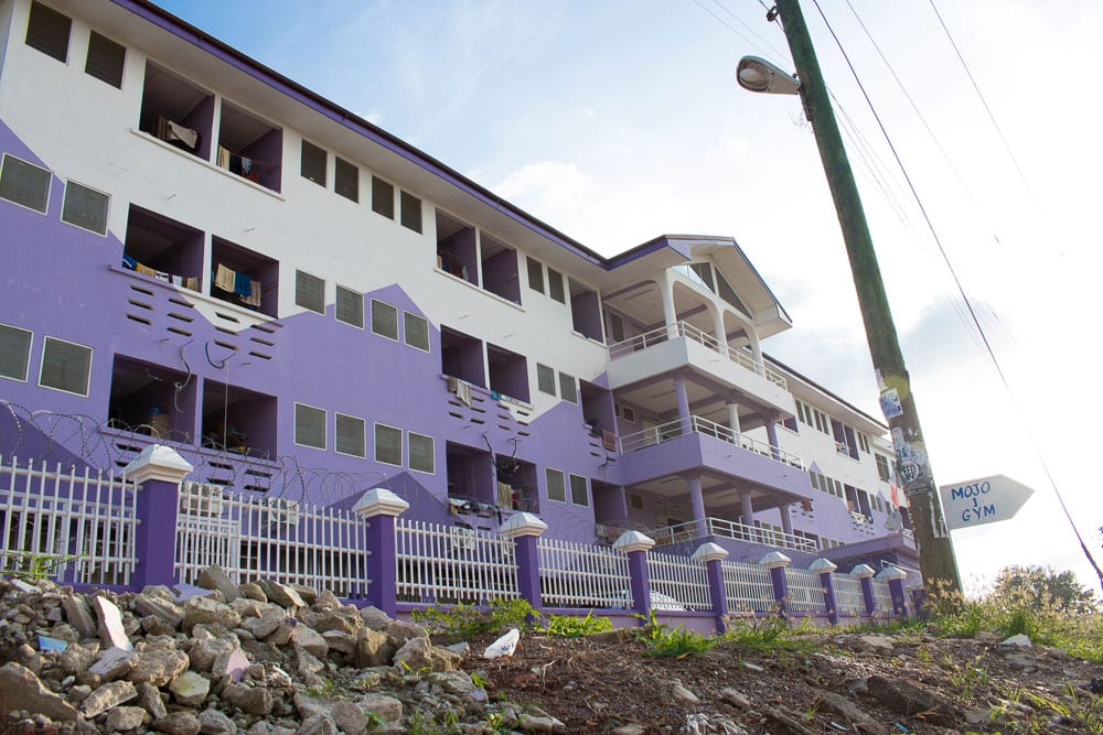 Adom Bi Hostels